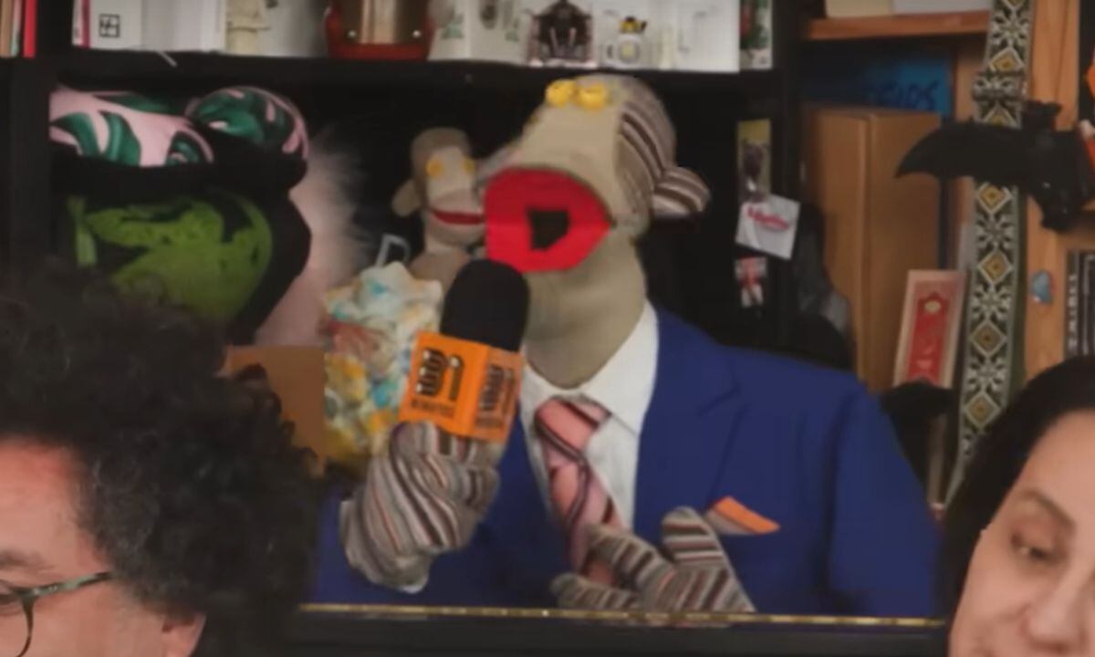 Tulio Triviño y su equipo abordan la migración y la cultura pop latinoamericana en su presentación (YouTube/NPR)