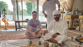 De Reconquista a Abu Dhabi, ida y vuelta: la increíble historia del economista que asesoró al Emirato más rico del Golfo Pérsico