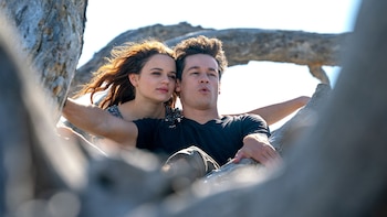 Joey King es Tessa y