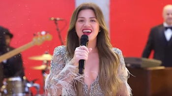 Kelly Clarkson fue la encargada