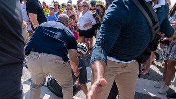 Una persona de su seguridad