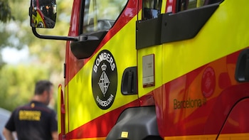 Los bomberos concluyen la evacuación de todos los afectados en el accidente de Fogars (Barcelona)