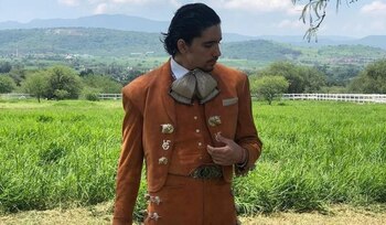 Alex será padre con su