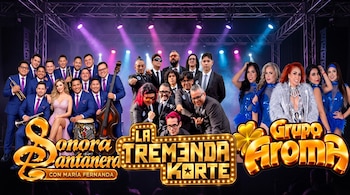 Tres grupos musicales posan frente a una estructura de escenario con focos de colores y letreros dorados en la parte inferior.