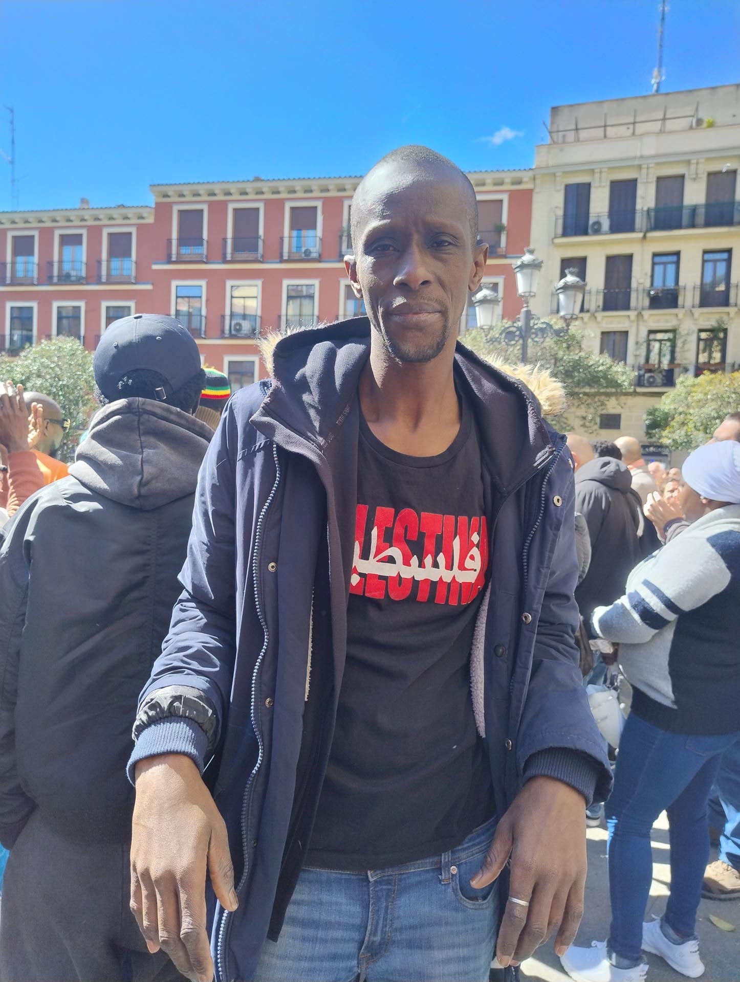 Serigne Mbaye fue diputado en la Asamblea de Madrid y candidato a eurodiputado. Se realizó un acto en repudio a la persecución policial.