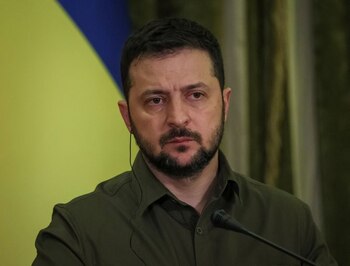 FOTO DE ARCHIVO: El presidente de Ucrania Volodímir Zelenski en una conferencia en Kiev, Ucrania. /Foto tomada el 25 de octubre de 2022/REUTERS/Gleb Garanich