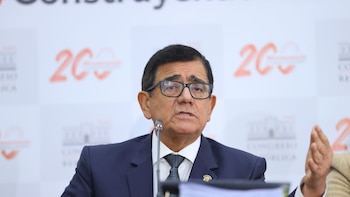 José Williams sigue en carrera: