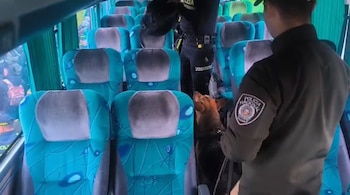 El dispositivo de seguridad en El Campín se mantuvo durante el partido y continuó después de la salida de los aficionados - crédito @PoliciaBogota / X