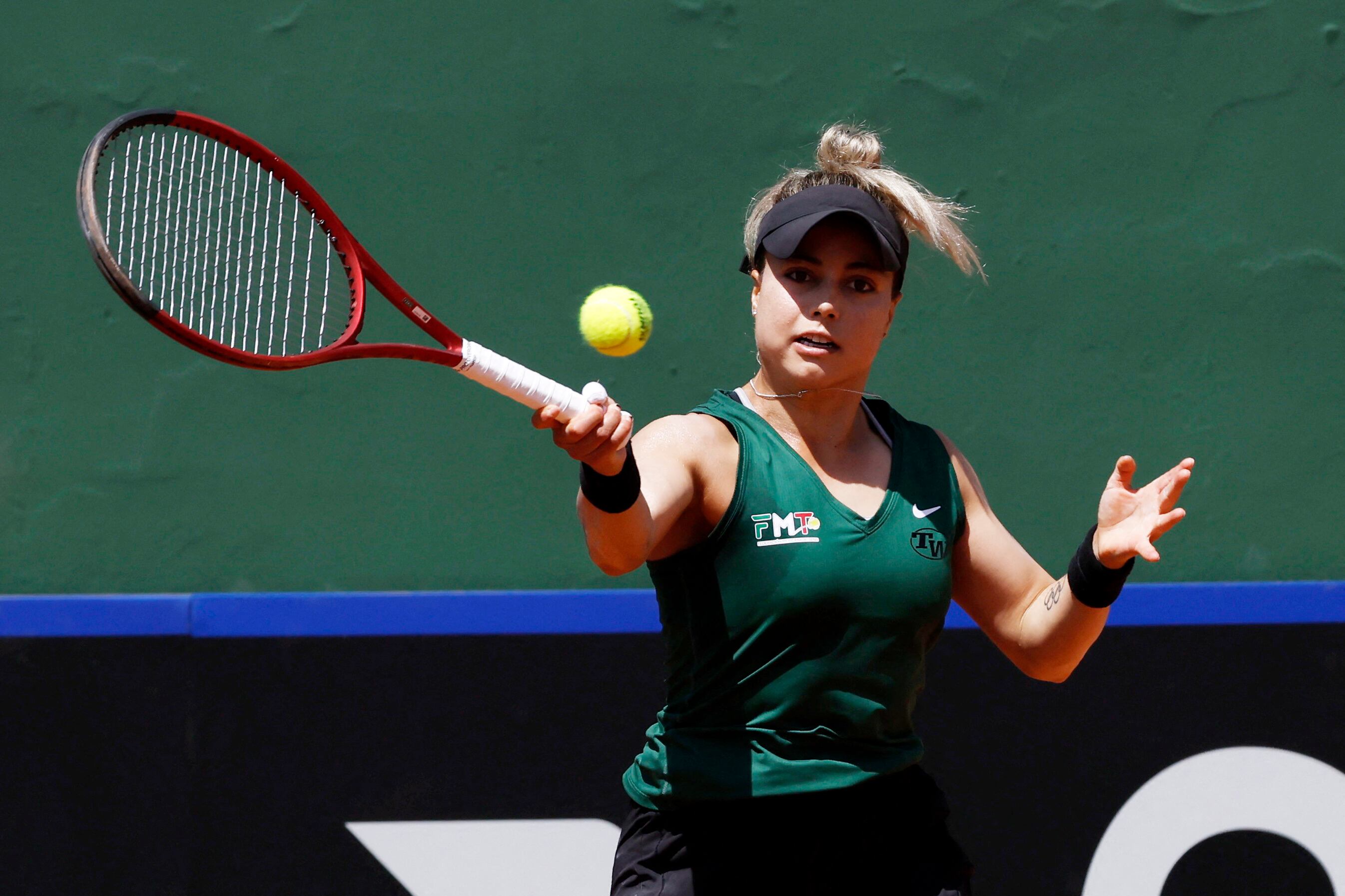 Renata Zarazúa celebra su clasificación directa al Abierto de Australia 2026, su noveno Grand Slam consecutivo que la acerca al récord de Angélica Gavaldón. La mexicana entra al cuadro principal sin previa junto a 101 jugadoras elite.(REUTERS/Jon Nazca)