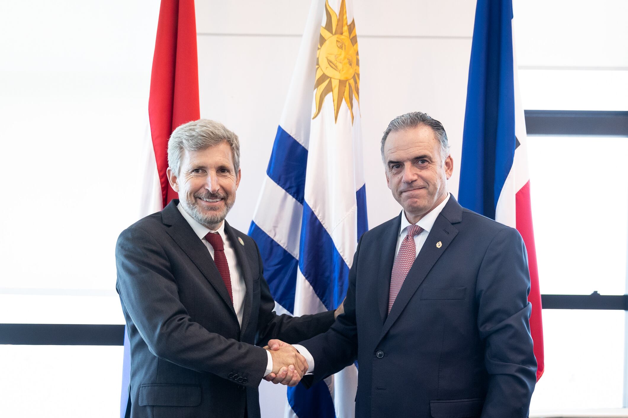 El presidente de Uruguay, Yamandú Orsi, con el gobernador de entre Ríos, Rogelio Frigerio (Presidencia)