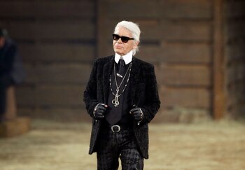ARCHIVO- El diseñador Karl Lagerfeld