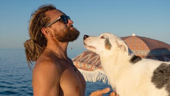 Andre Rerekura, presentador de Disney+,