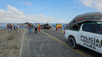Personal policial de salvataje llegó