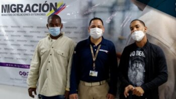 35 cubanos con visas falsas