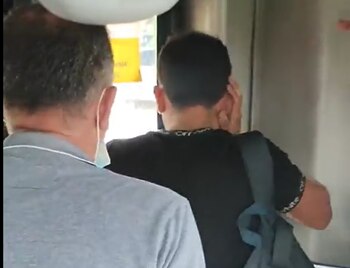 Pasajeros del bus atacaron al