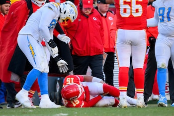 Mahomes se rompió los ligamentos