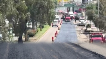Automovilistas denuncian que agentes de tránsito les permitieron circular por el carril confinado del Mexibús durante las obras de reencarpetamiento en Vía Morelos; posteriormente, aseguran, recibieron multas por invadirlo