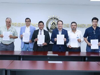 El nuevo precio es temporal y podrá modificarse después de cada revisión mensual. (FOTO: Proceso HN)