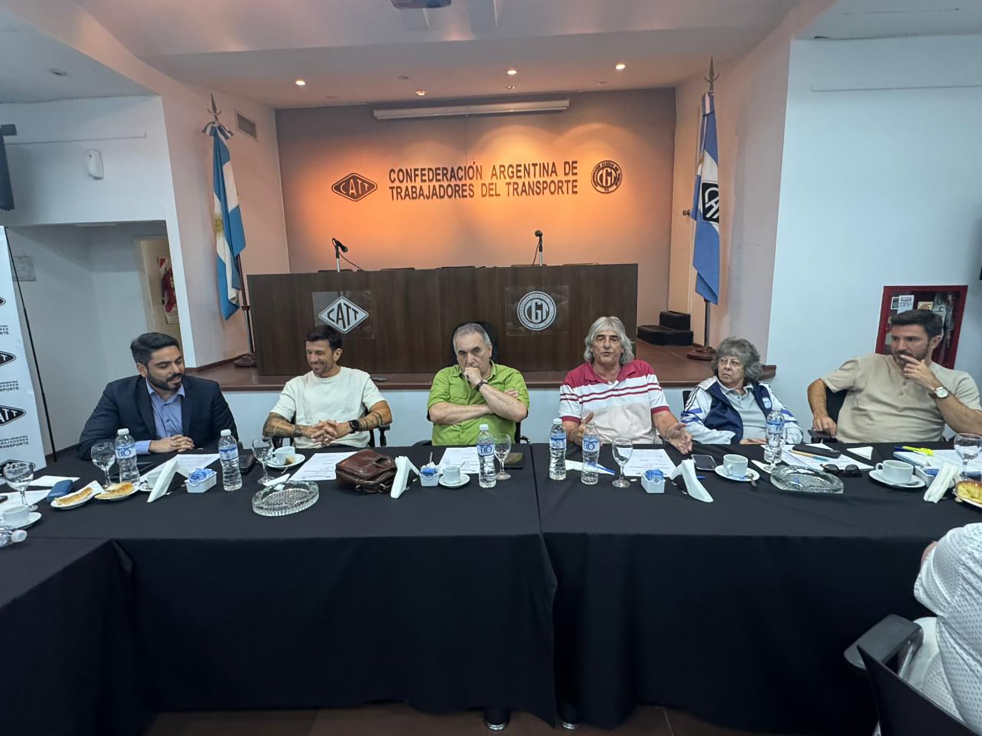 Los sindicatos del transporte agrupados en la CATT darán pelea contra la reforma laboral