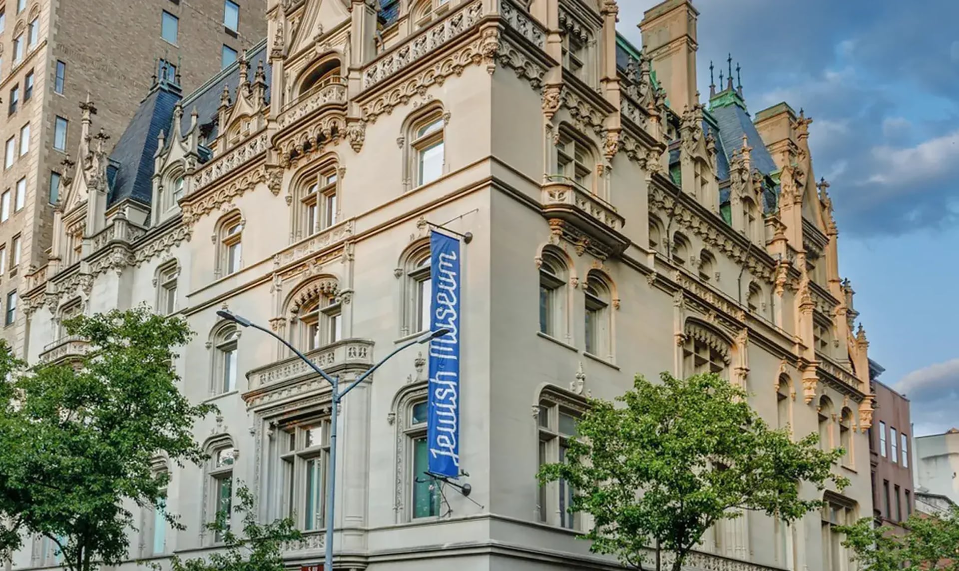 La muestra en el Museo Judío expone cerca de 100 préstamos globales, aunque la pieza original de Klee aún no llega a Estados Unidos