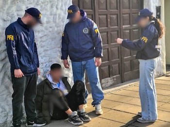 La Policía Federal detuvo al presunto jefe de una banda criminal tras una investigación que lo vincula con asesinatos, extorsión y tráfico de drogas