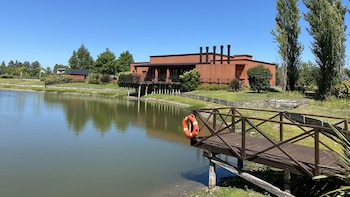 Muelle y laguna propia en