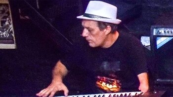 Murió por covid Charly Deleo,