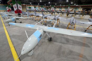 Drones en un sitio no revelado en Irán (REUTERS)