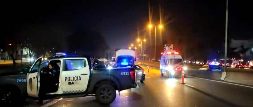 Ambos sentidos de circulación se encuentran cortados por el operativo (Gentileza: TN)