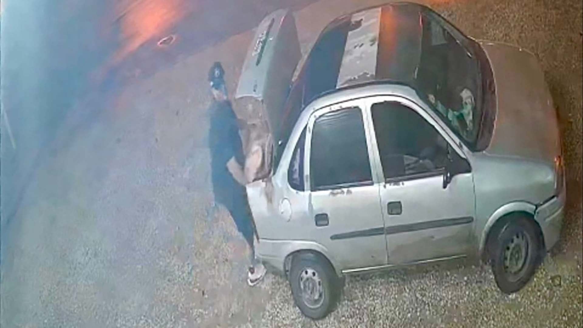 Uno de los delincuentes que ingresaron al frigorífico