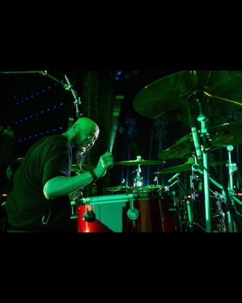 El baterista ha sido reconocido por grandes músicos y exponentes del arte por su gran técnica.