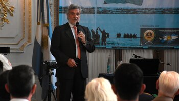 Conferencia Malvinas Centro Naval