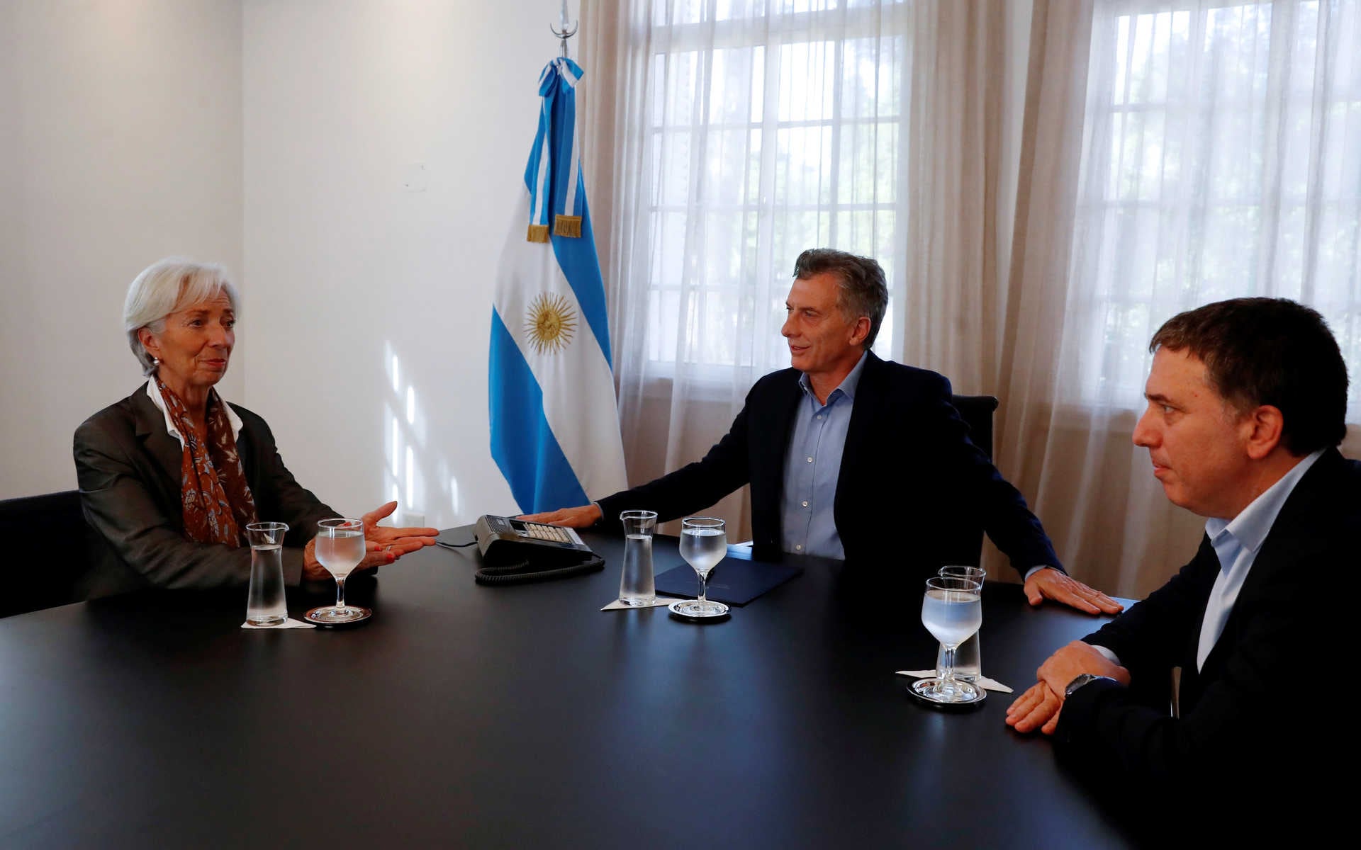 El ex presidente Mauricio Macri junto a la ex directora del FMI Christine Lagarde y el ex ministro de Hacienda Nicolás Dujovne