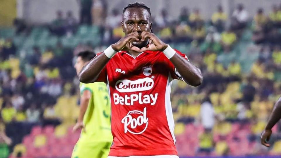 Independiente Santa Fe cayó 0-1 ante Llaneros FC y complica sus opciones de clasificación en el torneo. - crédito @santafe_oficial/Instagram