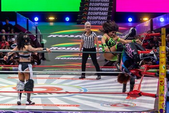 Reyna Isis, Candela y La