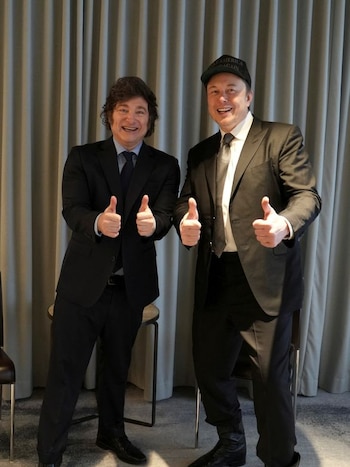 Milei y Musk coinciden en que los comercios necesitan menos regulación. Argentina Presidency/Handout via REUTERS