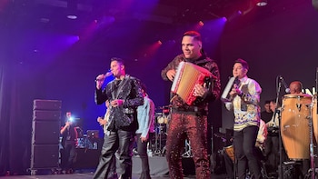 Binomio de Oro celebra el vallenato ante cerca de 2.000 personas en la Sala Auditorio Roig Arena