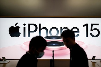 Las mejoras en Apple Intelligence están disponible desde iPhone 15. (Foto: REUTERS/Aly Song/File Photo)