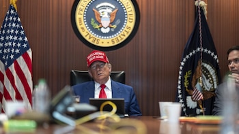 Trump asegura que EEUU está vigilando con sus satélites la situación del uranio enriquecido iraní