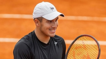 Gonzalo Bueno no desentona y