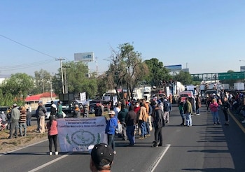 Manifestantes en las carreteras que