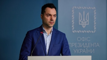 Condenado en Rusia a once años de prisión Oleksi Arestovich, antiguo asesor de Zelenski