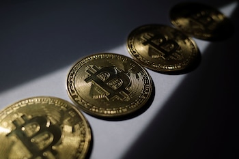 Representaciones de bitcoins (REUTERS/Edgar Su)