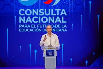 El informe sobre educación dominicana servirá de base para una política de Estado orientada a la inteligencia artificial, la innovación y la Cuarta Revolución Industrial. (Cortesía: Gobierno de República Dominicana)