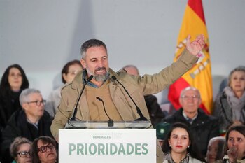 20/10/2026 El presidente de Vox, Santiago Abascal, durante un acto organizado por su partido en la Plaza Mayor de Ponferrada, a 20 de octubre de 2026, en Ponferrada, León, Castilla y León (España). Este es uno de los actos de precampaña que está llevando a cabo VOX para las elecciones del próximo 29 de noviembre.
POLITICA
Carlos Castro - Europa Press