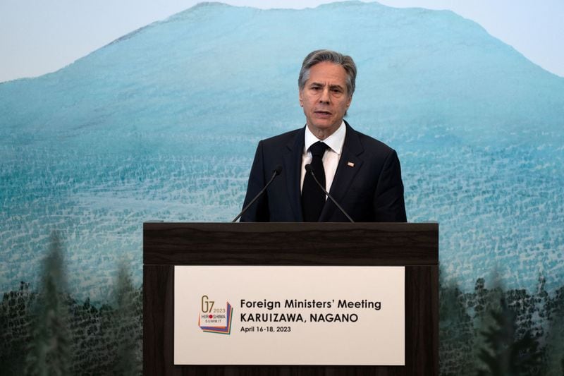 El Secretario de Estado estadounidense Antony Blinken ofrece una rueda de prensa en el Karuizawa Prince Hotel West en Karuizawa, prefectura de Nagano, Japón, 18 de abril de 2023. ZHANG Xiaoyu/Pool vía REUTERS