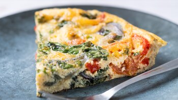 Esta receta lleva espinacas salteadas,