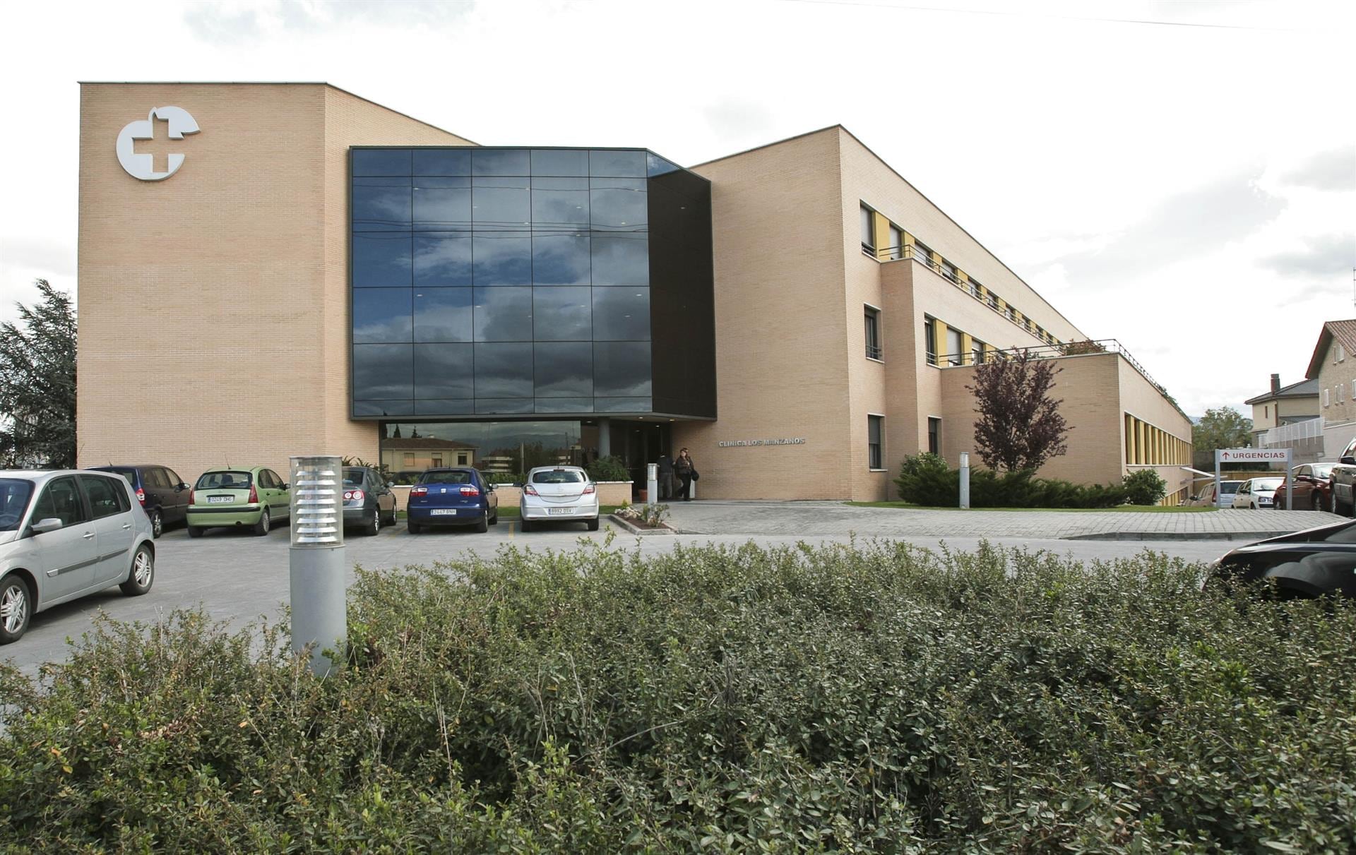 Herido un hombre de 50 años tras la colisión de dos vehículos en la rotonda de la calle Chile con la LO-20, en Logroño