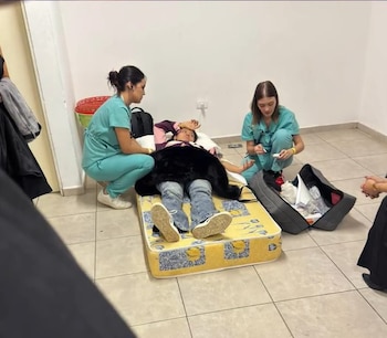 La telonera Valentina Márquez debió ser atendida por emergencias en el estadio Mario Alberto Kempes debido a un cuadro físico inesperado