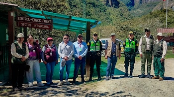 20 guías oficiales de distintas agencias acreditaron su condición presentando sus carnés de identificación vigentes. Gob